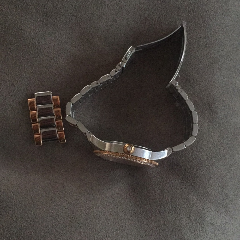 Watch - Picture 3 of 5